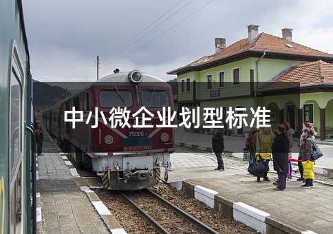 371437