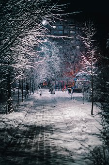 318826