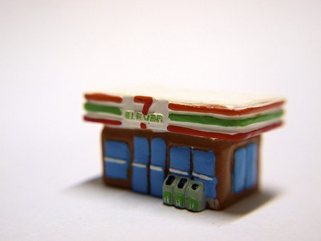 318113