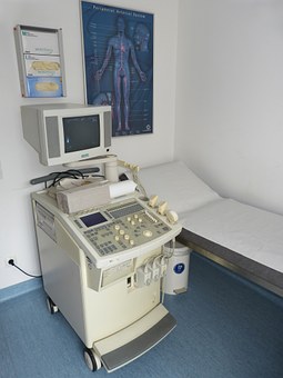 323628