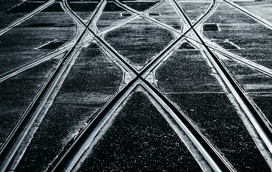 307877