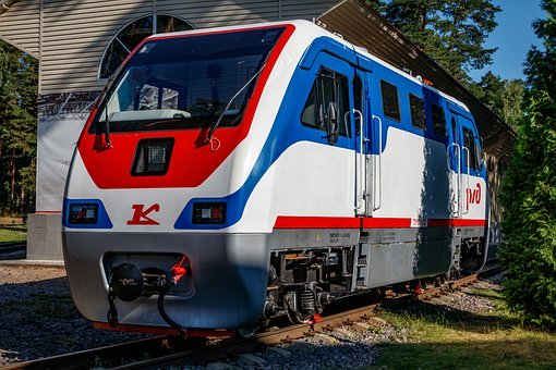 233303