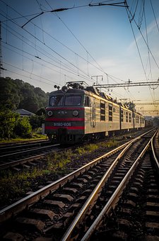 295913