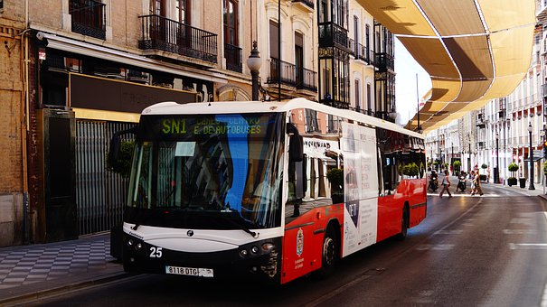 56908
