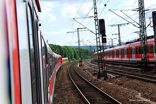 53302