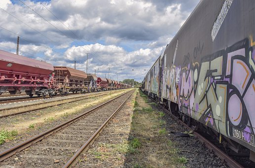347713