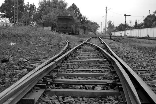 319007