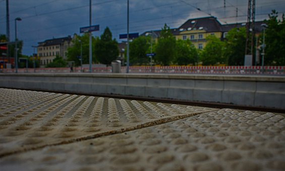 275573