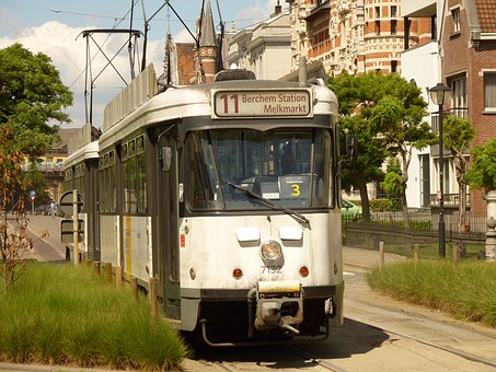 90932
