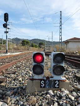 323502