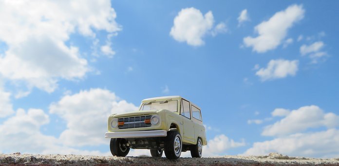 304778