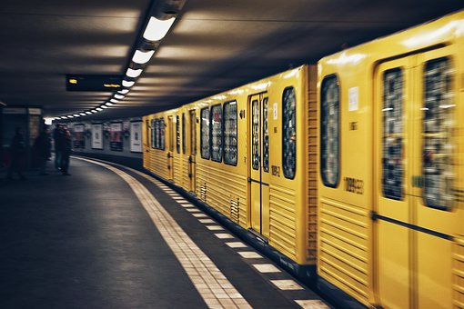 325942