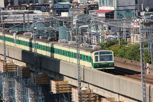 212744