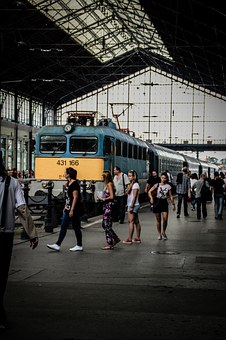 243593