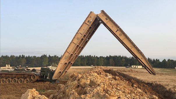 308008