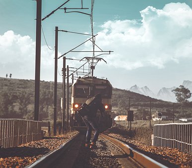 404497