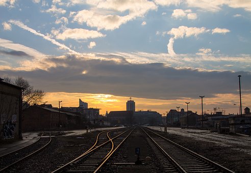 318552