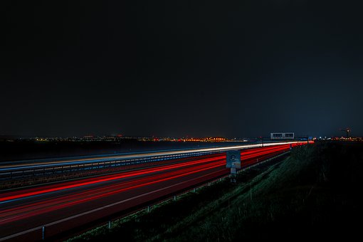 58382