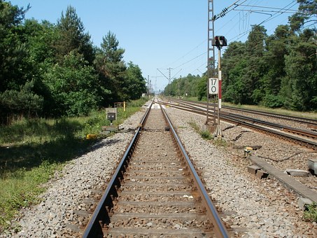 225727
