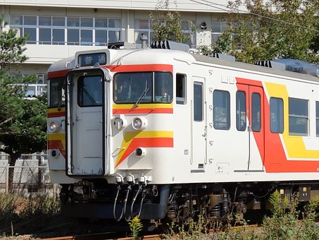 349151