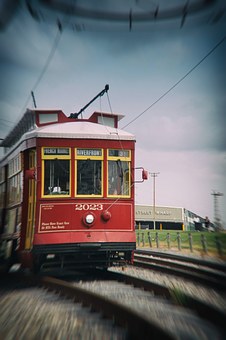 281560