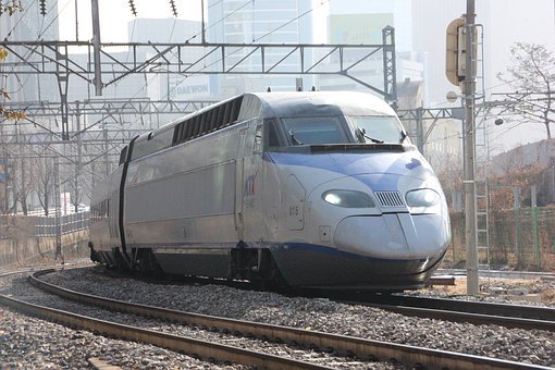 313696