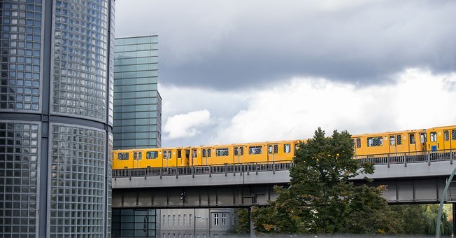 125631