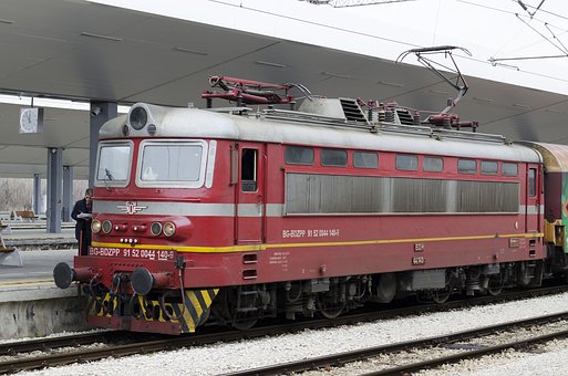 404900