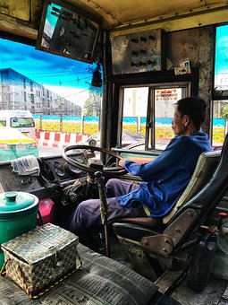 337643