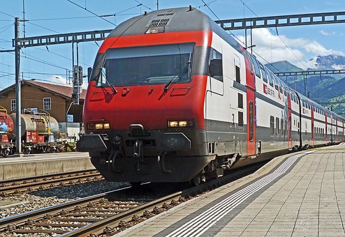 302275