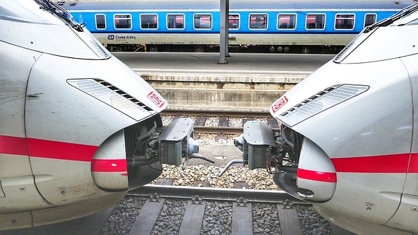 300358