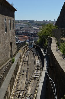 248359