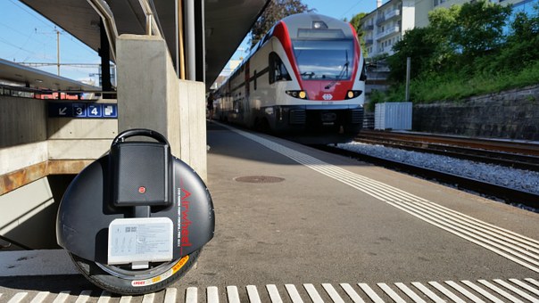 298210