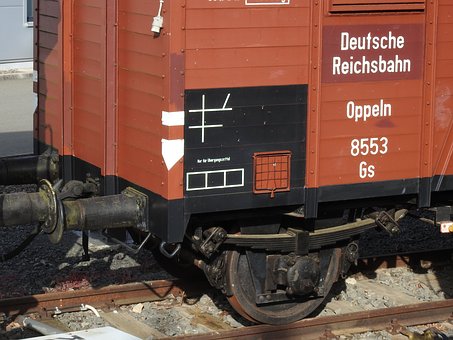 232136