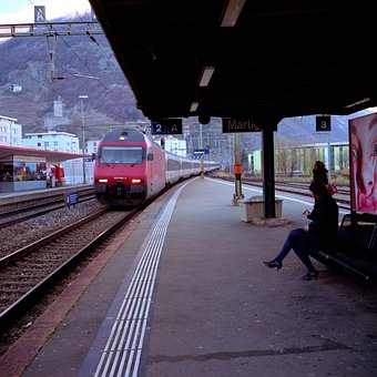 89103