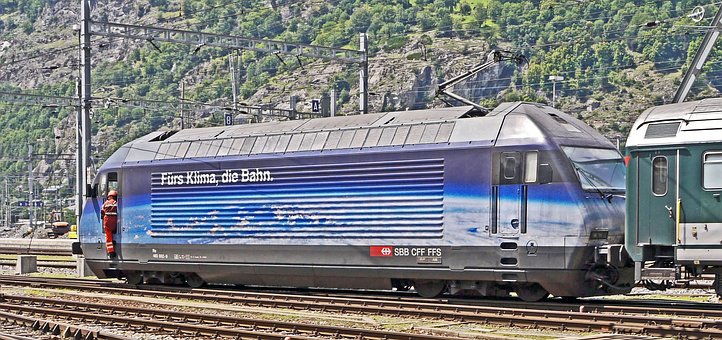 175601