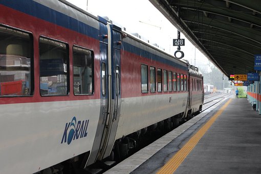 331153