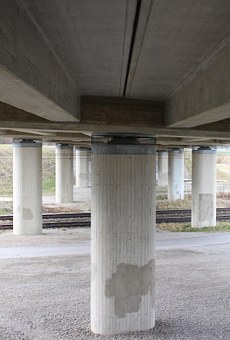332716