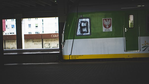 211820