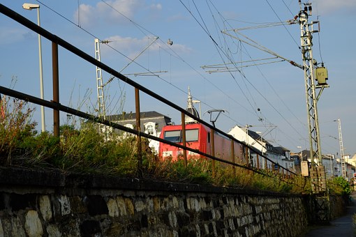 83072