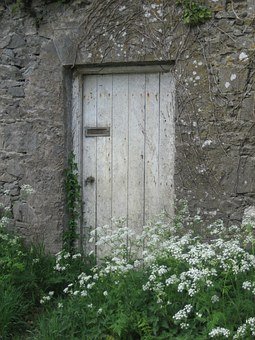 318475