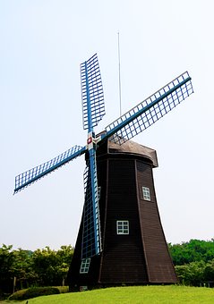 352083