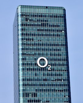 318946