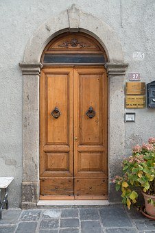 46983