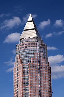 133084