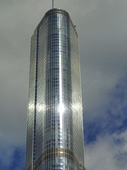 313310