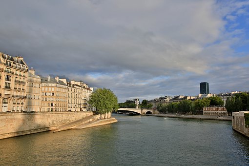 346867
