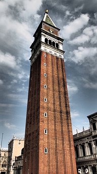 158359