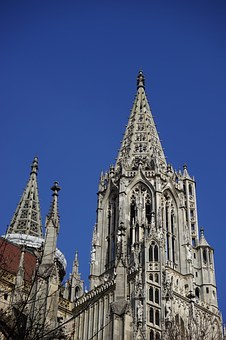163310