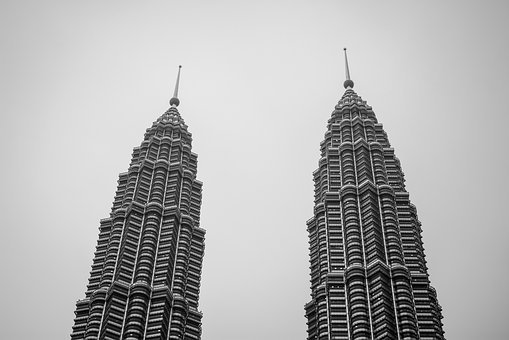 113130